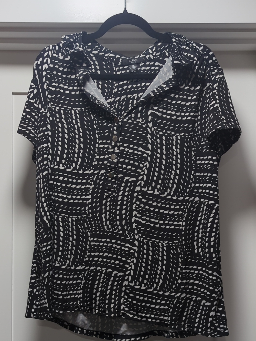 Alfani Black and White Patterned Short-Sleeve Blouse